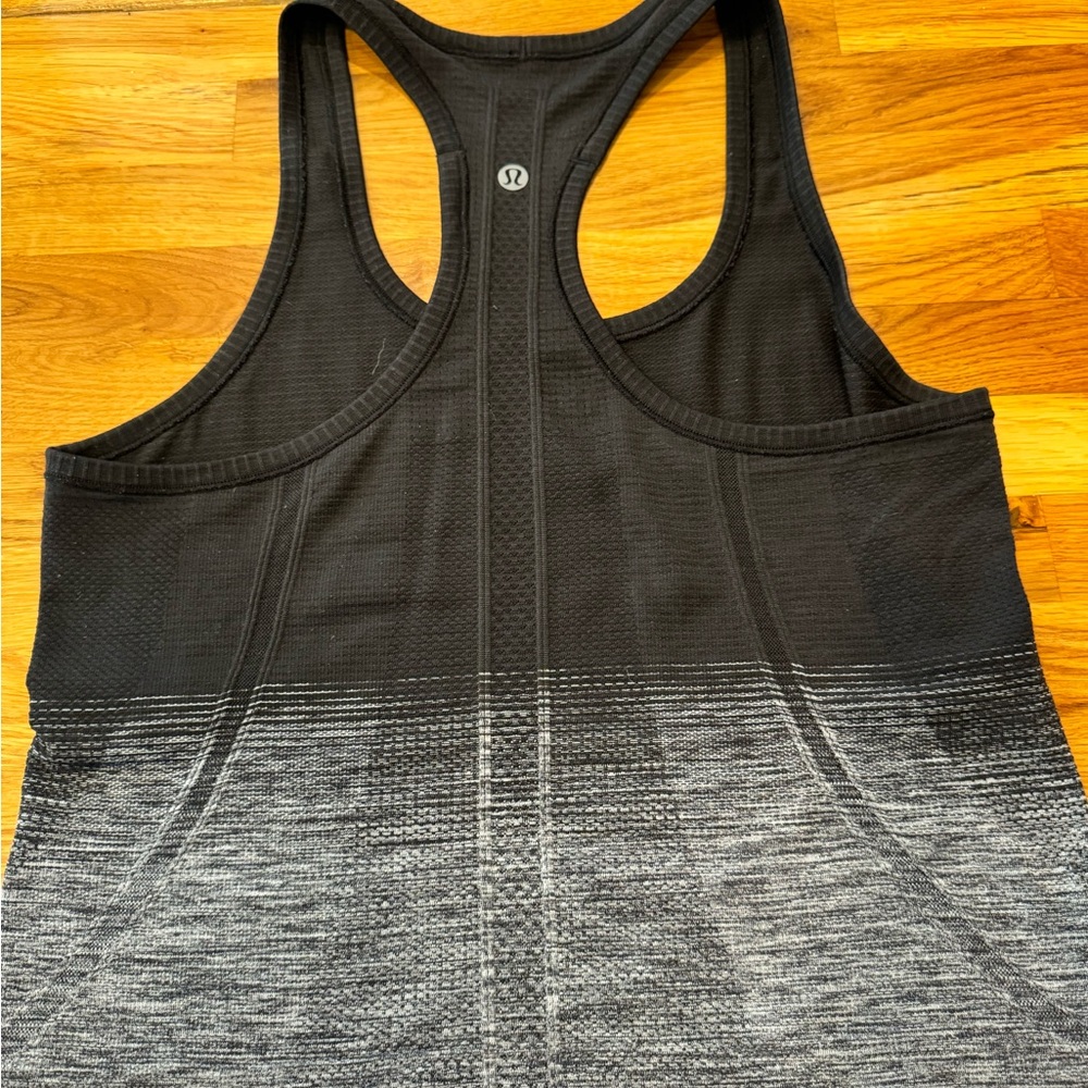 LULULEMON Black and grey ombré swift tank